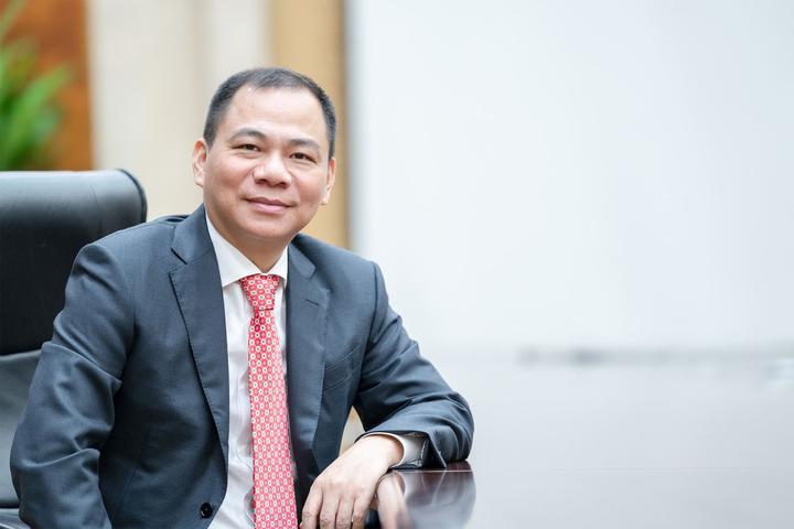 Hotspot Matrix: Biến Phương Oanh diện set đồ 50 thành cơ hội marketing đột phá